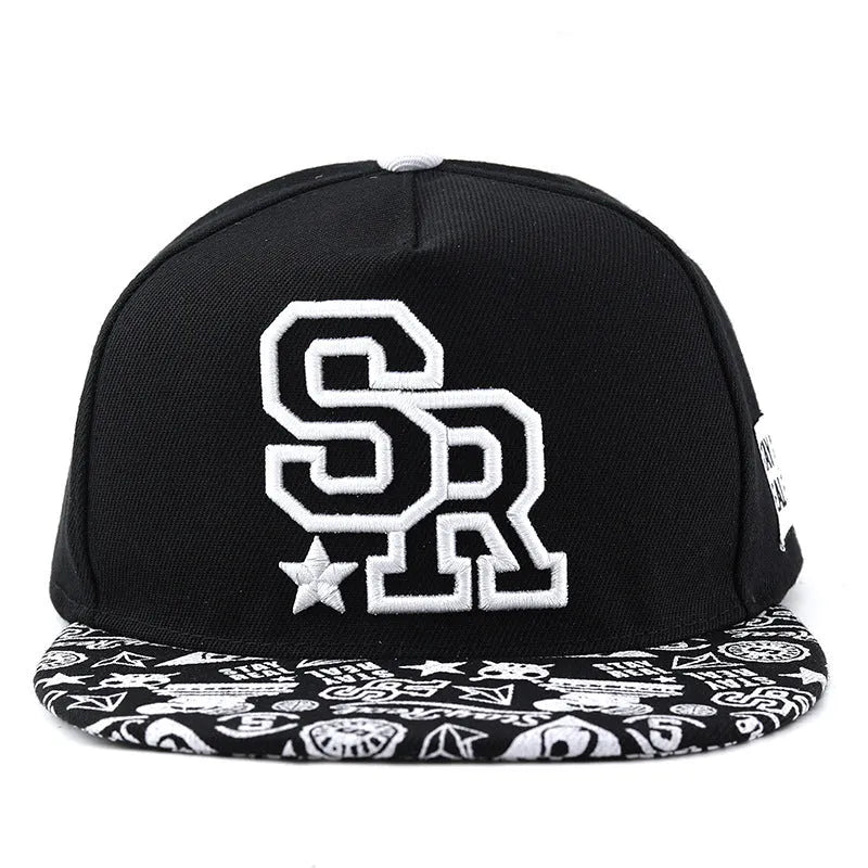 Cotton baseball cap with embroidered letters in adjustable dome crown style