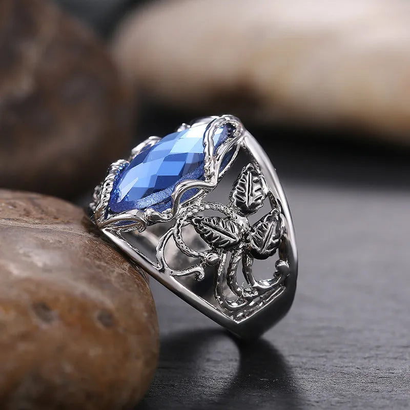Blue crystal horse eye-shaped geometric women's ring on alloy band