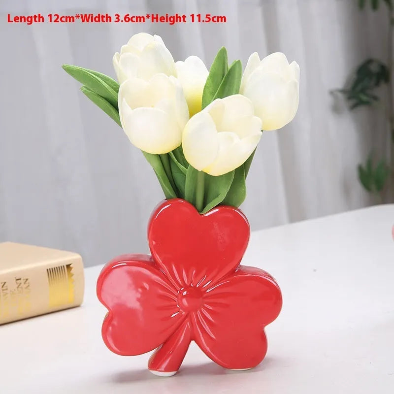 Clover ceramic vase in European style design with white porcelain construction