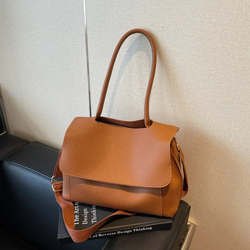 Horizontal square tote bag with double shoulder straps in five colour options
