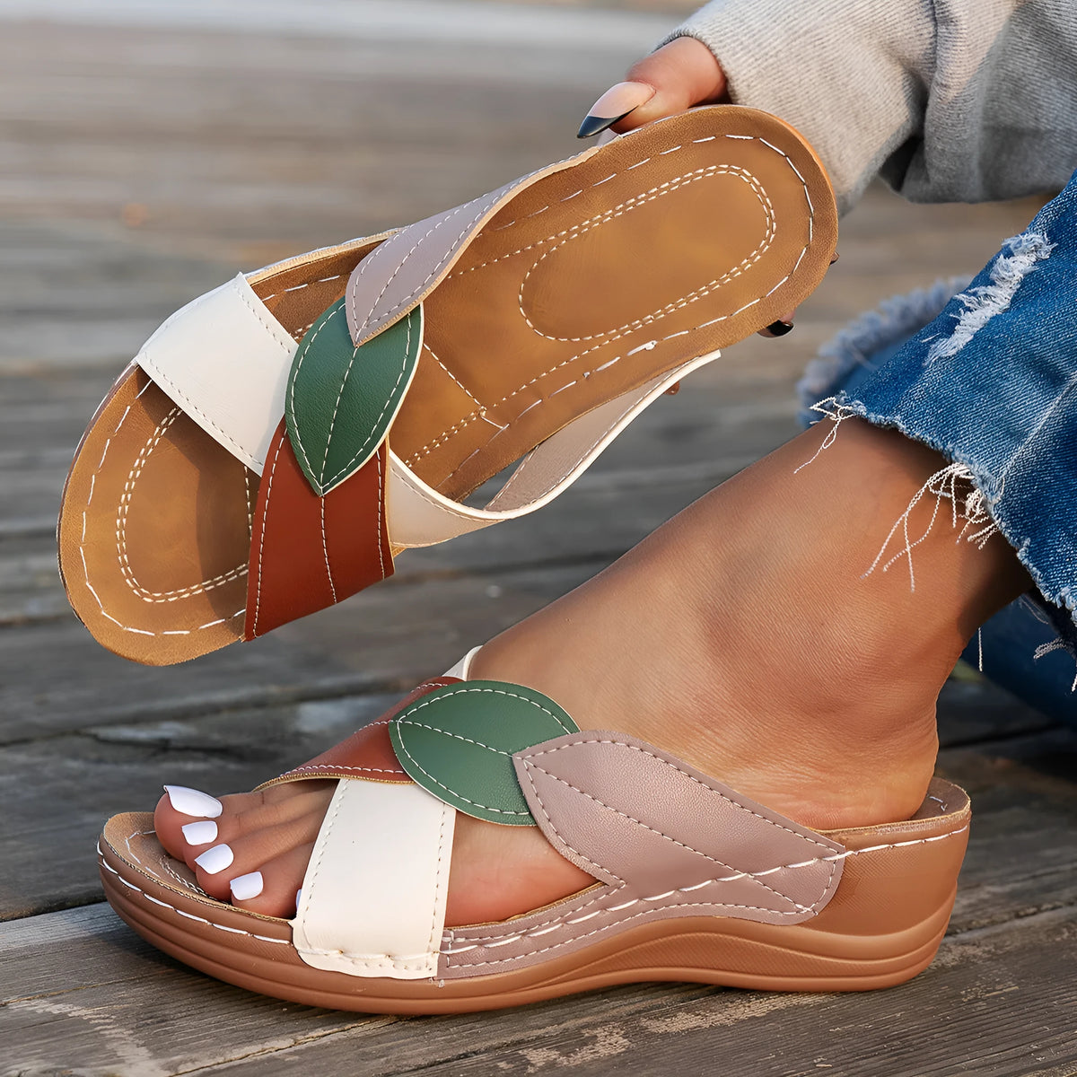 Women's black cross-strap peep-toe slippers with thick polyurethane sole