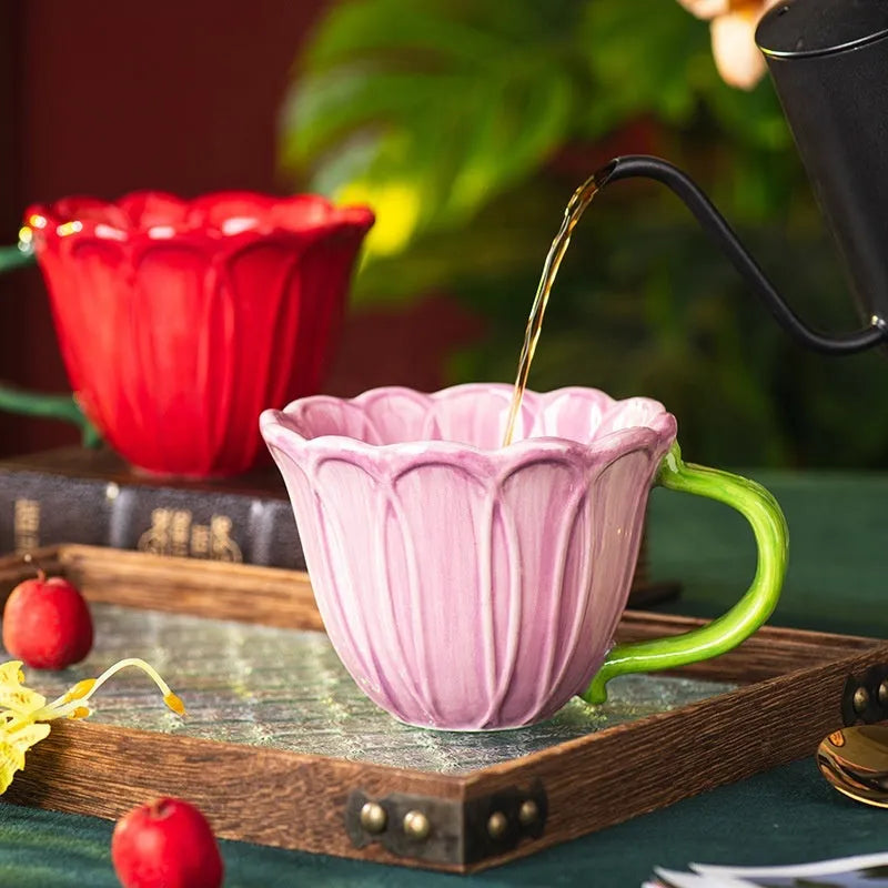 Ceramic breakfast cup with floral pattern showing 500ml capacity