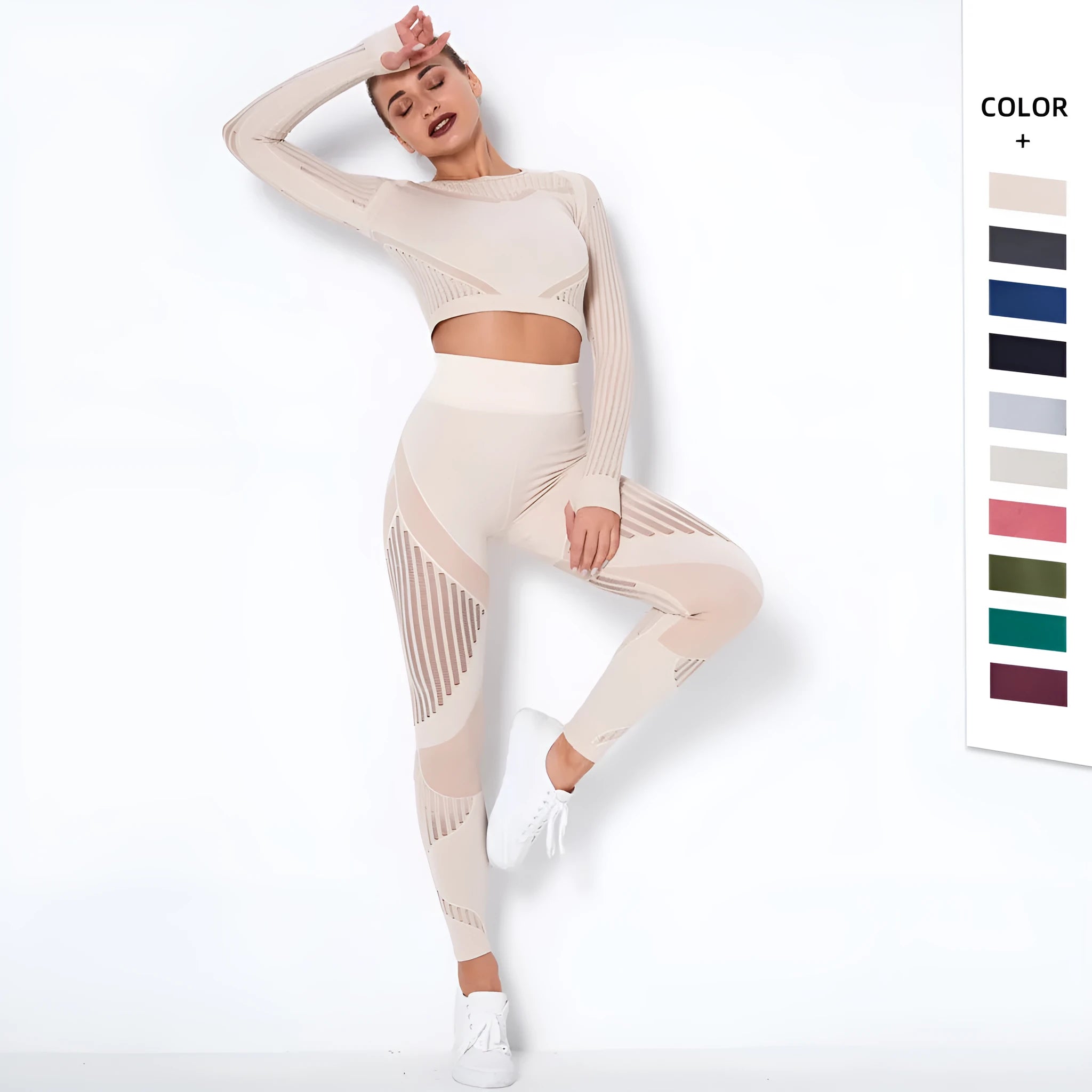 Women's long-sleeved seamless knitted yoga suit in a breathable fabric blend.