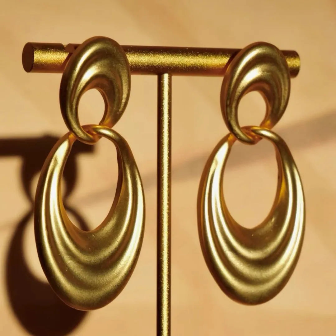 French retro double circle earrings in quicksand gold with copper construction and U-shaped design