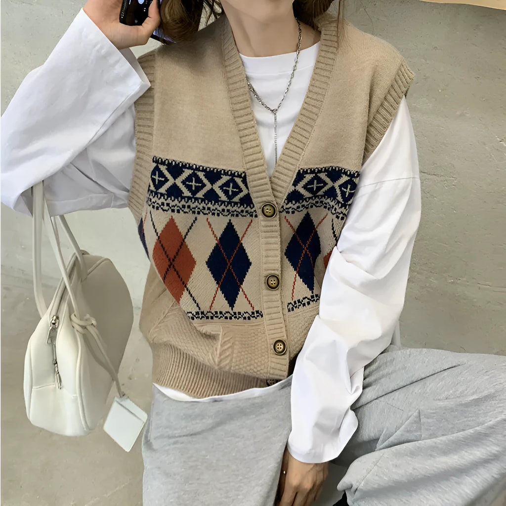 Diamond plaid pattern sleeveless loose cardigan top in three colour options
