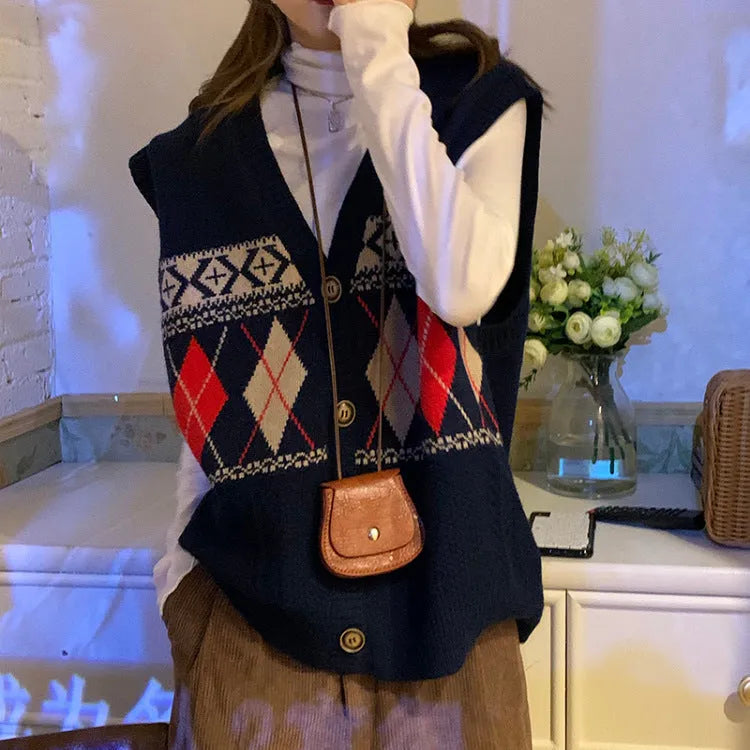 Diamond plaid pattern sleeveless loose cardigan top in three colour options