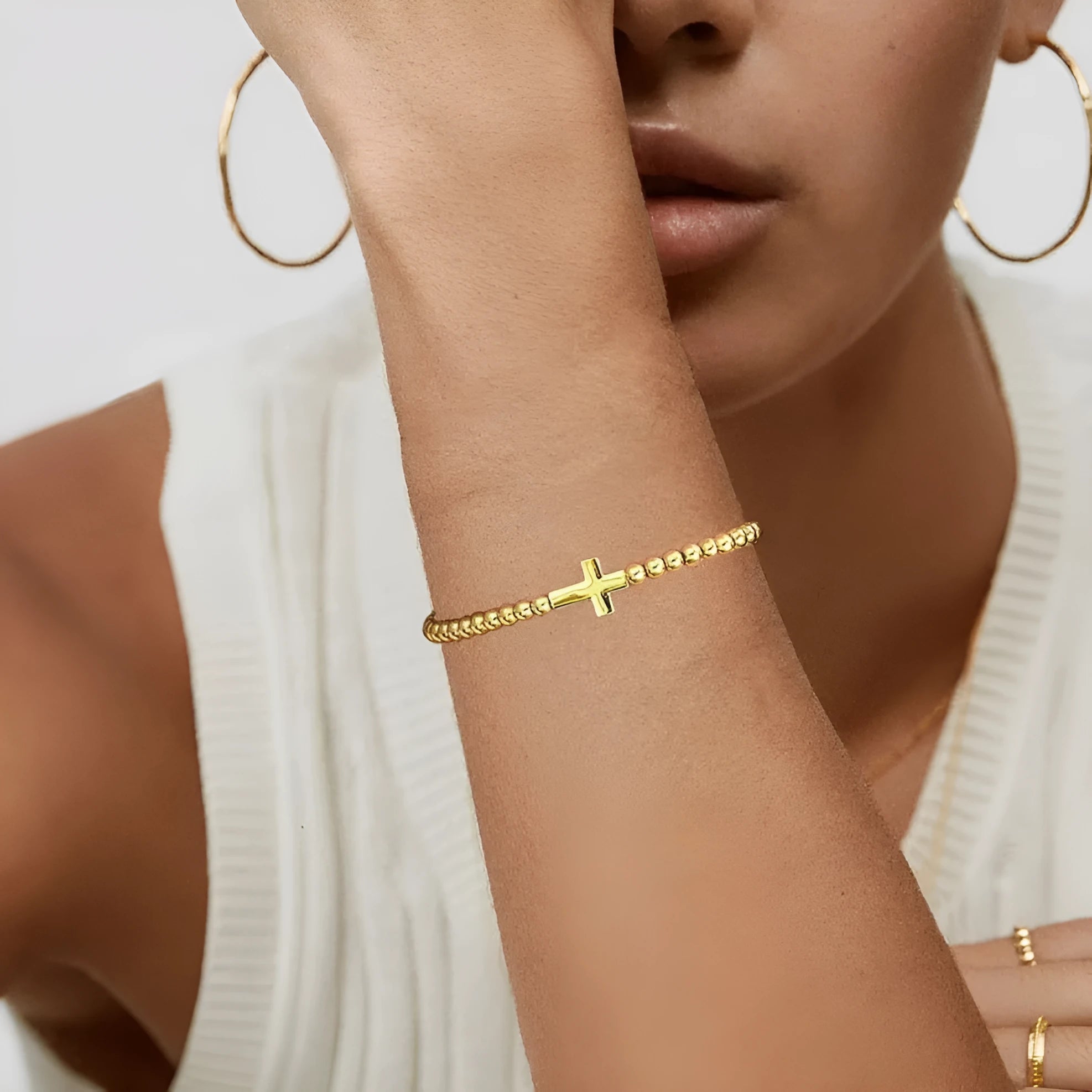 Women's adjustable stainless steel beaded bracelet with round geometric beads in a choice of six colours.