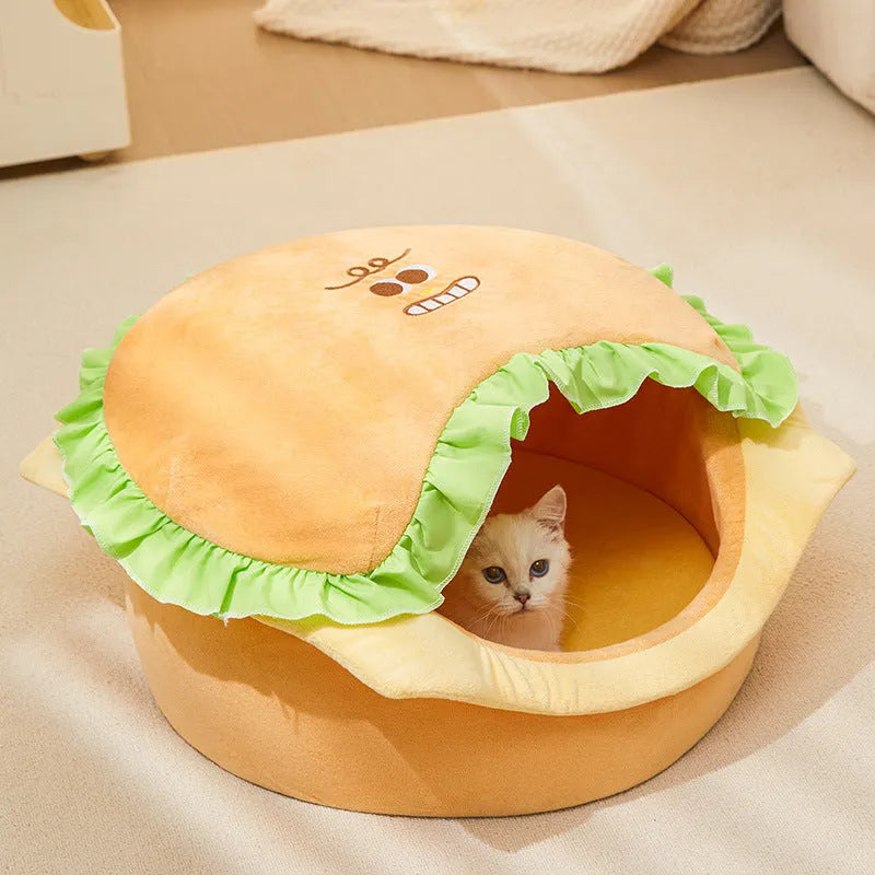 Medium disassemblable cat kennel with enclosed design for indoor winter use