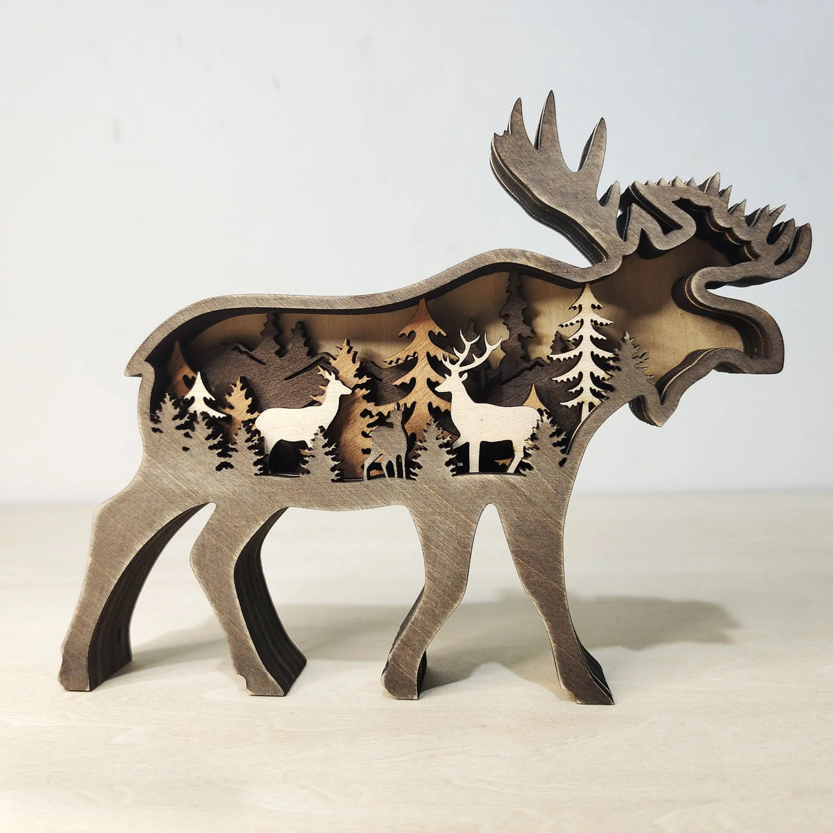Boxwood Christmas ornament set with flat elk 18x14x2.5cm and brown bear 18x10.5x2.5cm in American style