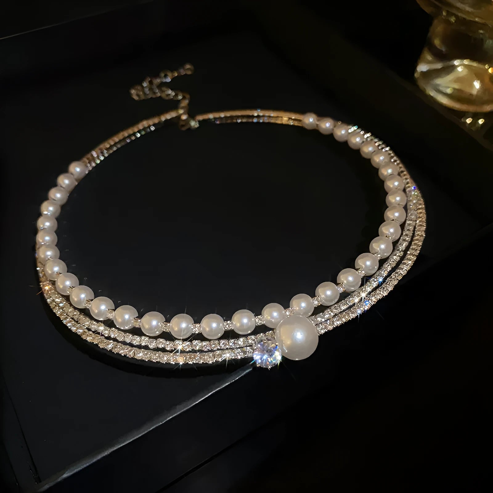 Women's curved geometric clavice necklace with electroplated silver finish on alloy chain