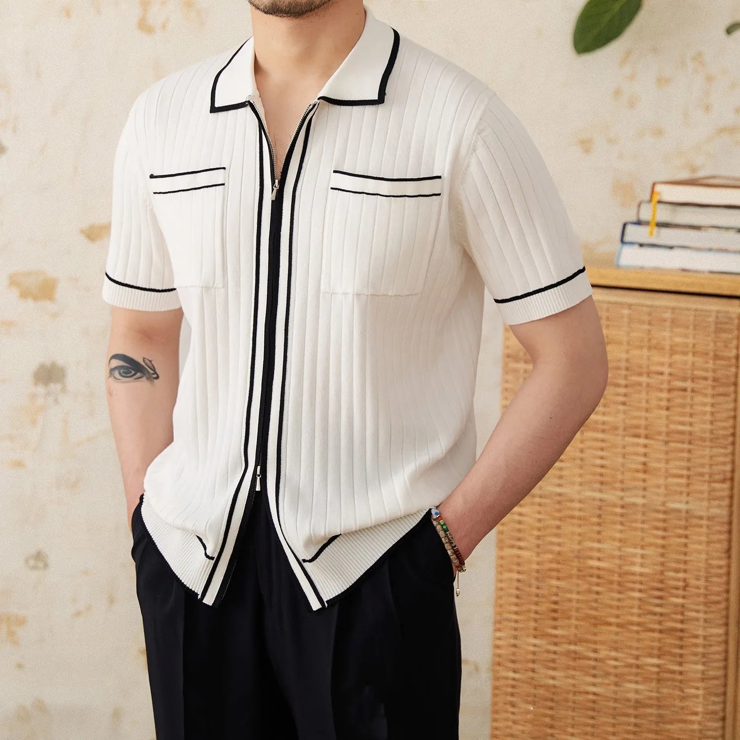 Men's slim fit polo shirt in black with lapel collar and short sleeves