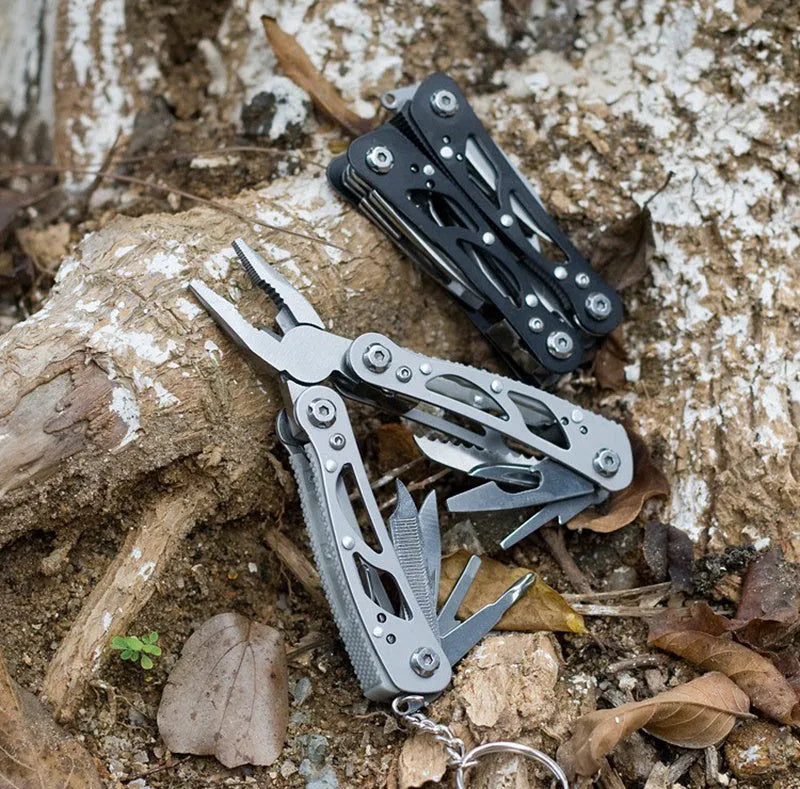 All steel 14-in-1 multi-function pliers in black or silver grey, 10cm folded, 15.6cm developed, 420 steel