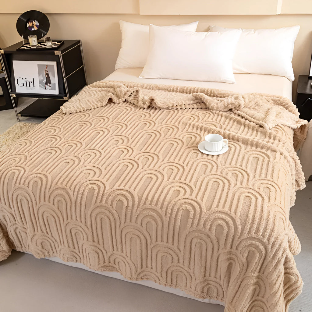 Double-sided jacquard flannel coral fleece blanket shawl in polyester with Roman column pattern