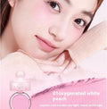 Can powder blusher mud in four nude shimmer shades with swelling contractive formula