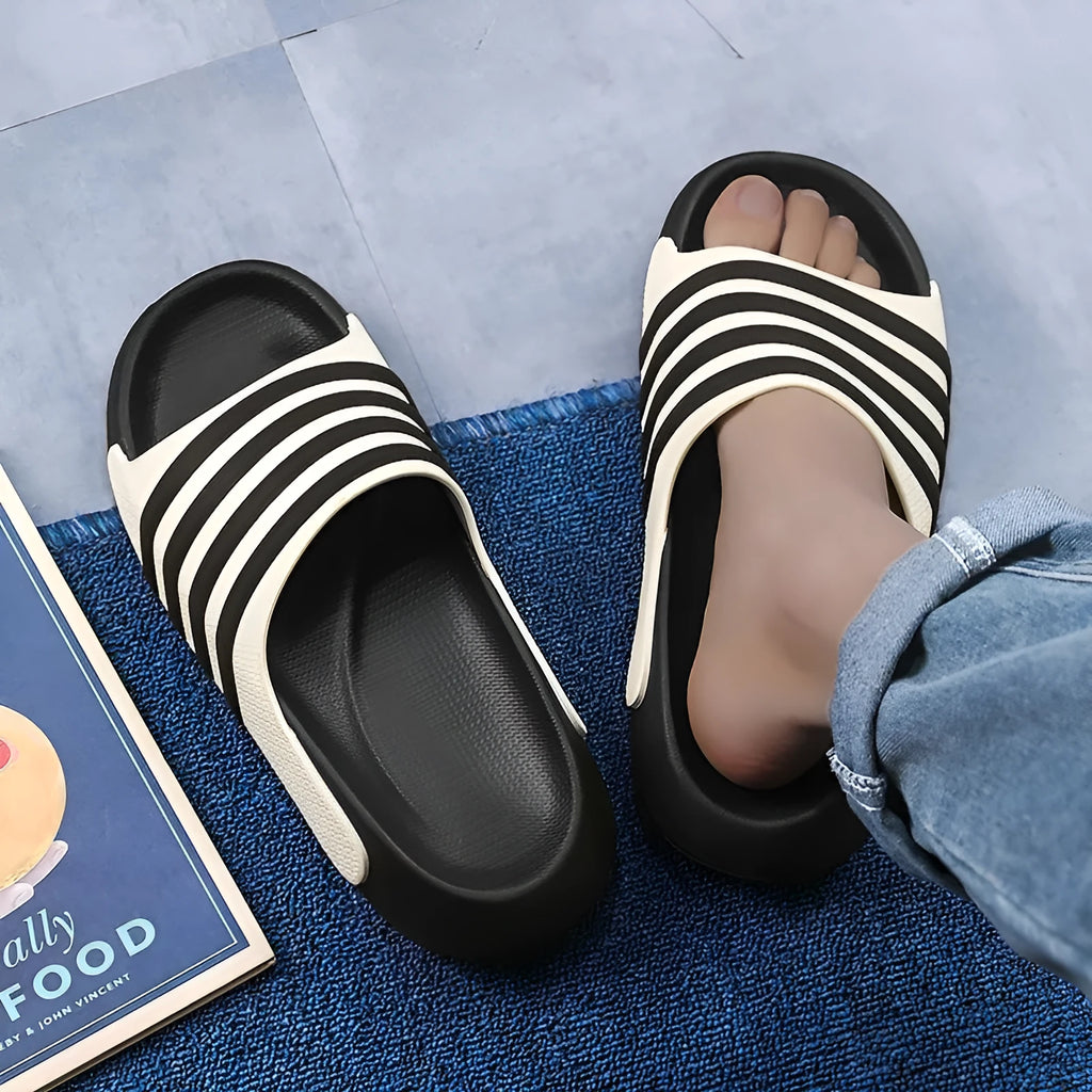 Casual sports slippers with EVA sole and PVC upper in neutral leisure style