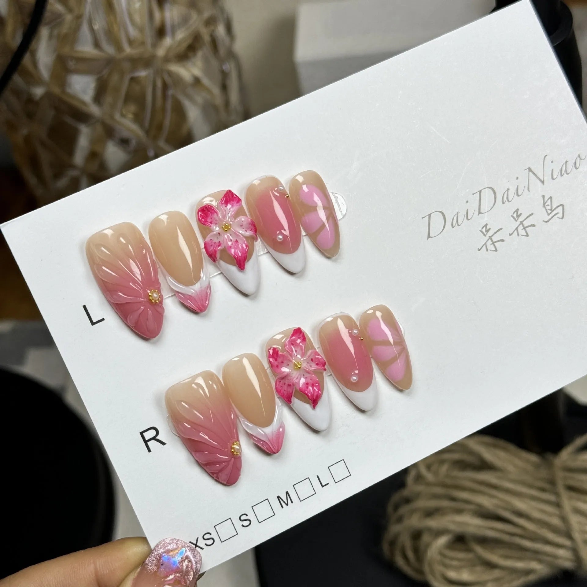 Three-dimensional French style lily and fluid ice flower plastic nail armour in almond shape