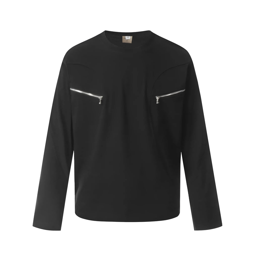 Man wearing a loose-fitting black long sleeve cotton t-shirt with a retro casual style.