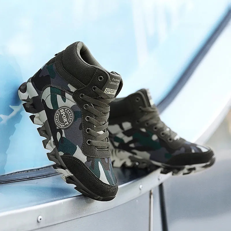Green camouflage canvas sneakers for women with rubber soles