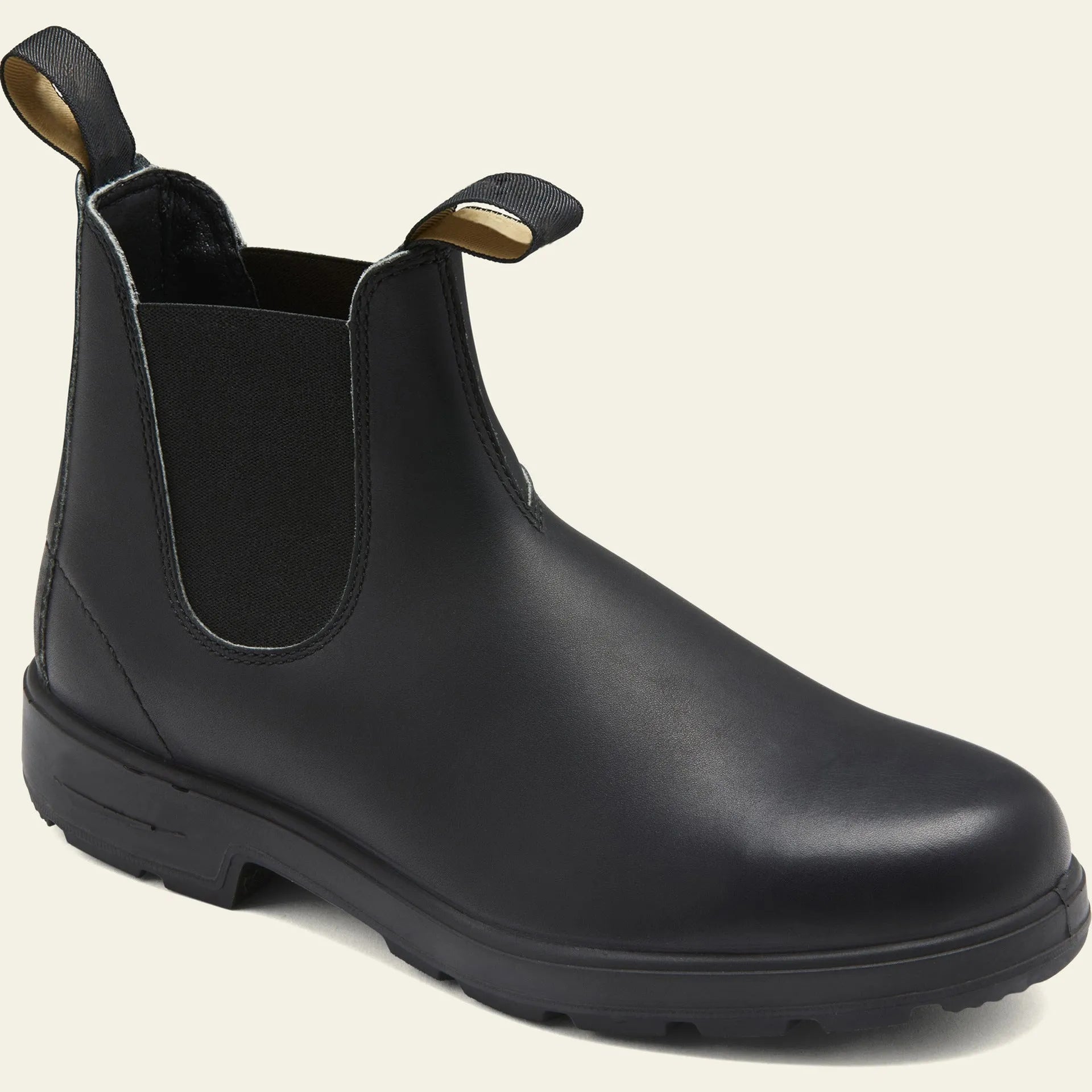 Vintage unisex Chelsea boots in frosted PU leather with beef tendon sole, showing round toe and car suture detail