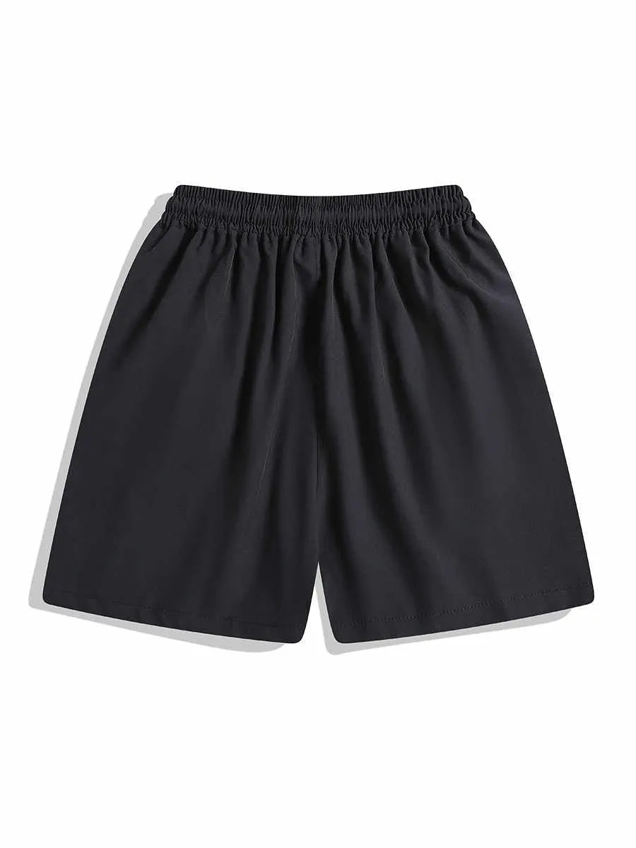 Men's quick-drying sports shorts in loose straight-leg style with elastic waistband