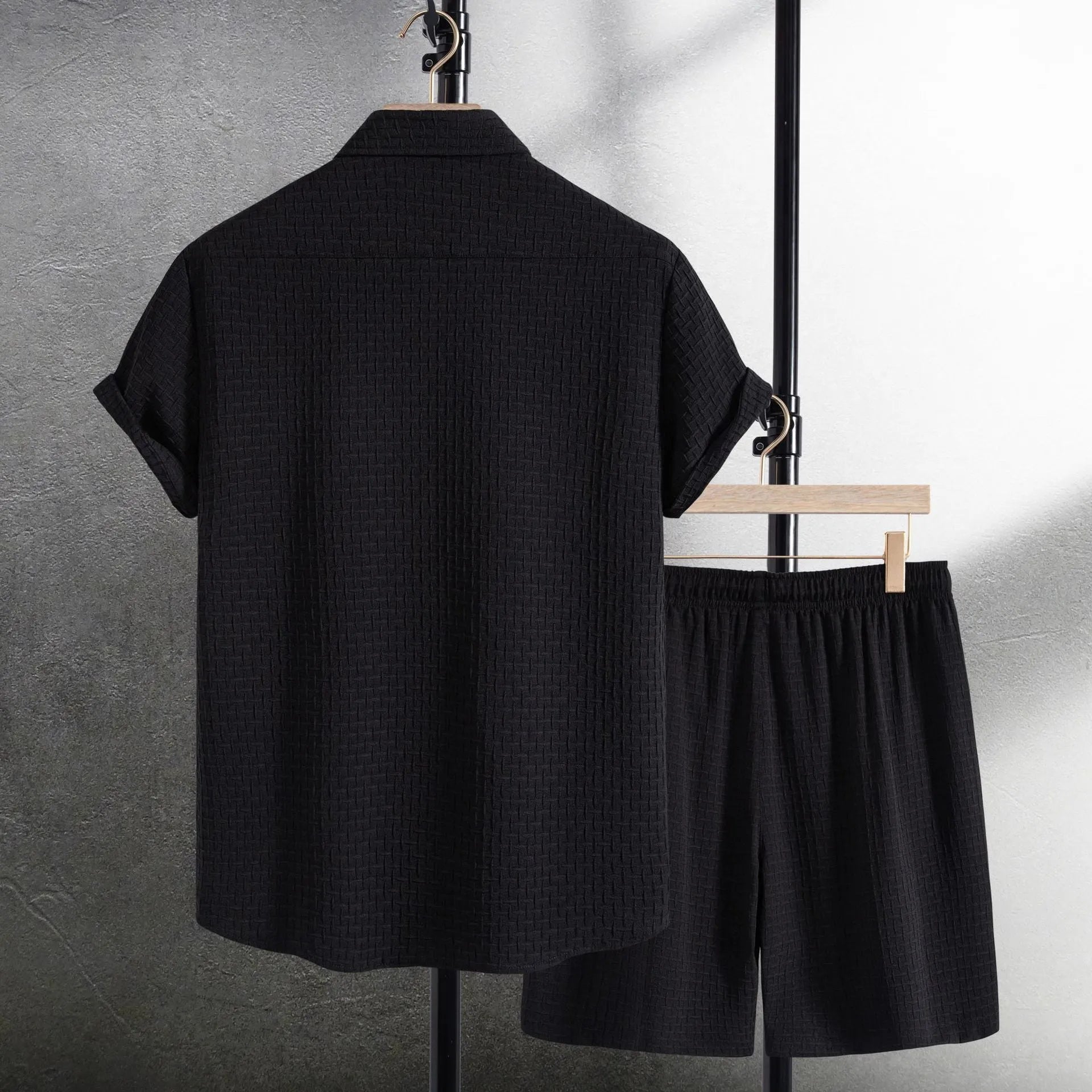 Men's summer beach suit with short-sleeved shirt and matching shorts in cotton blend fabric