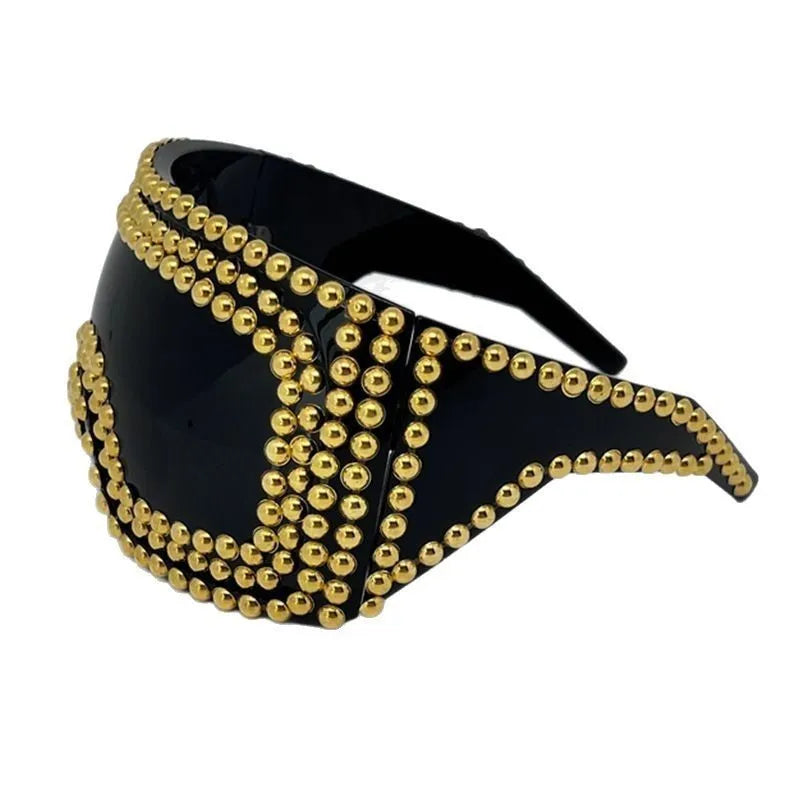 Square frame sunglasses with large rim and punk rivet decoration in silver finish