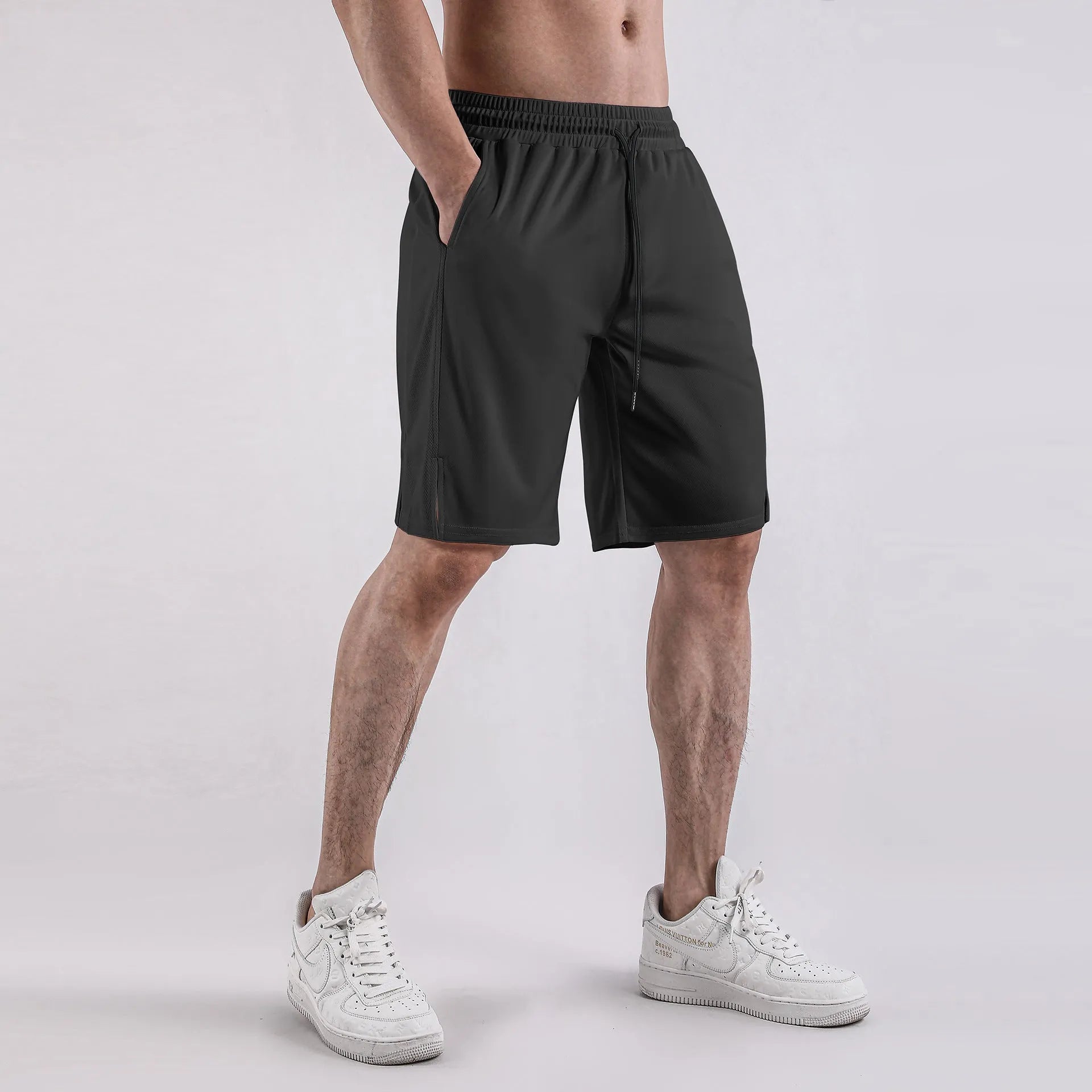 Men's white quick-drying mesh fitness shorts with elastic waistband