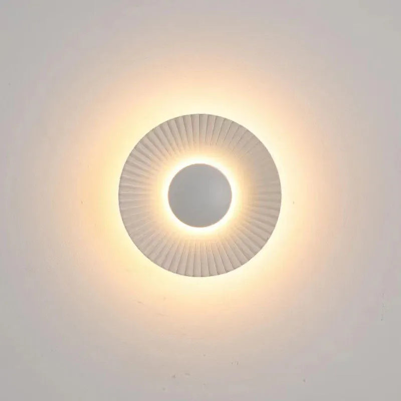 Round aluminium wall lamp with white and gold finish options for bedroom and living room lighting installation