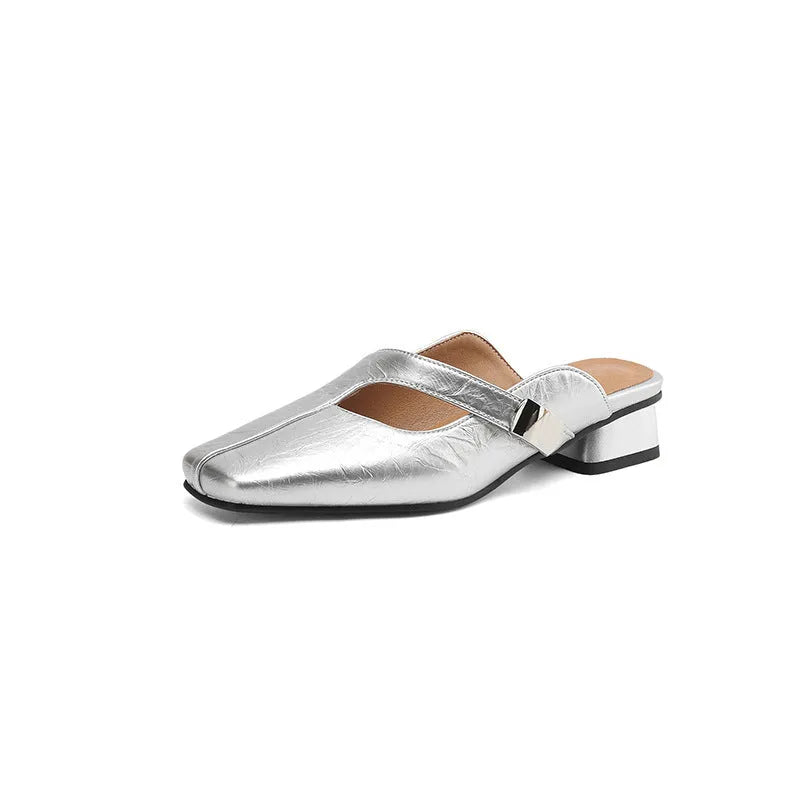 Casual low-heel slippers with square toe, artificial PU upper, and rubber sole in neutral colour