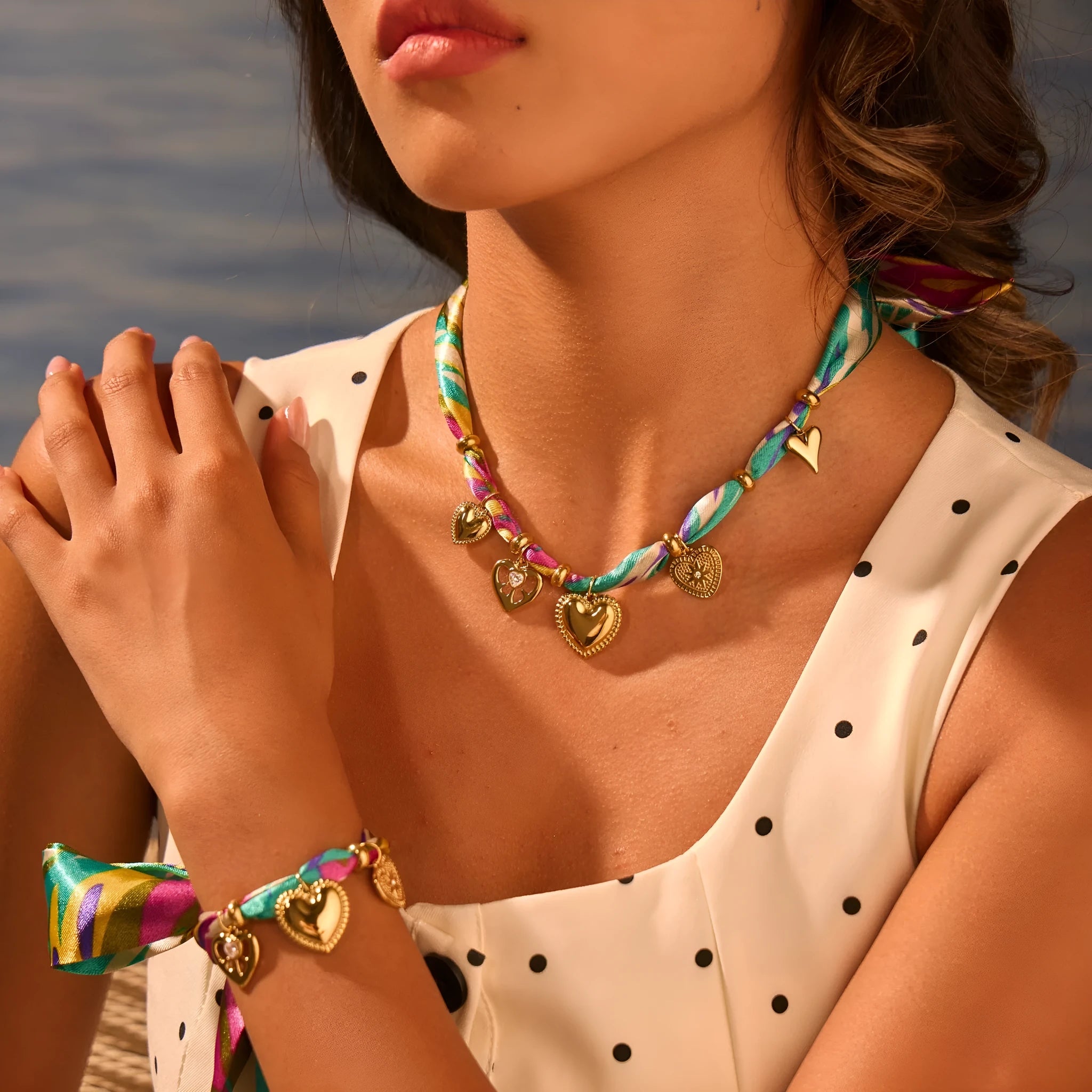 Geometric pendant stainless steel necklace with 18K gold plating and adjustable 41-50cm chain