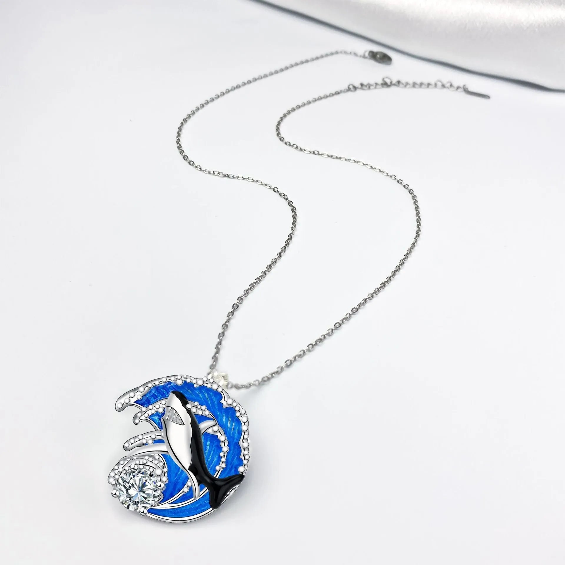 Shark pendant necklace for women with adjustable 41-50cm copper chain