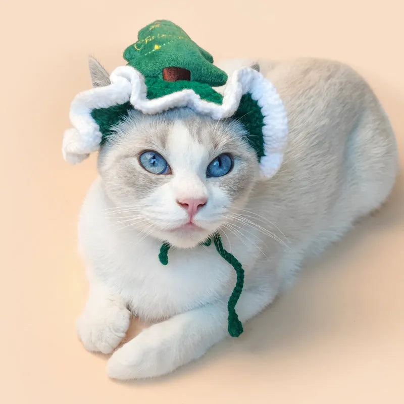 Hand-crocheted Christmas tree pet head cover for cats and small dogs, 18x16cm with 21cm rope