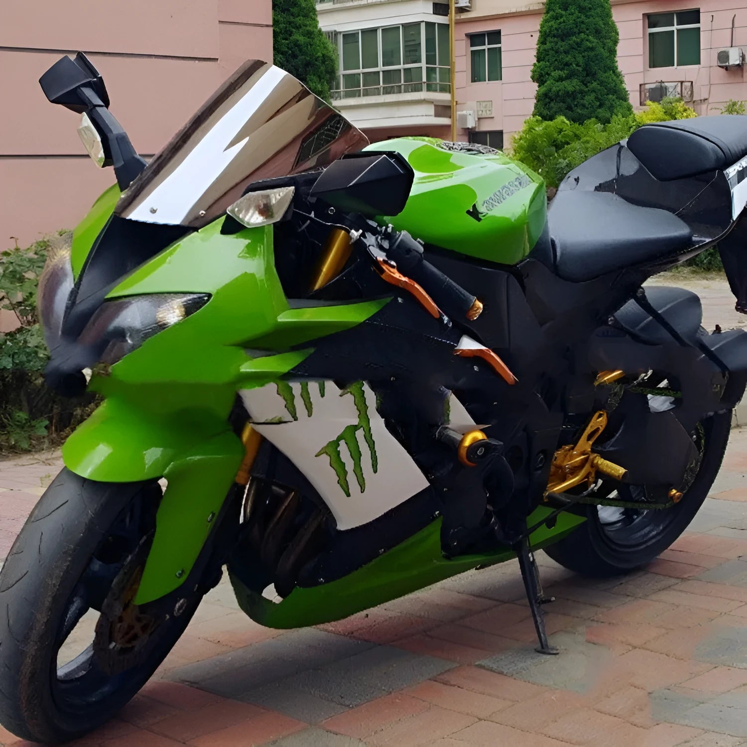 Kawasaki motorcycle replacement windscreen in smoke blue tint for ZX-6R and ZX-10R models