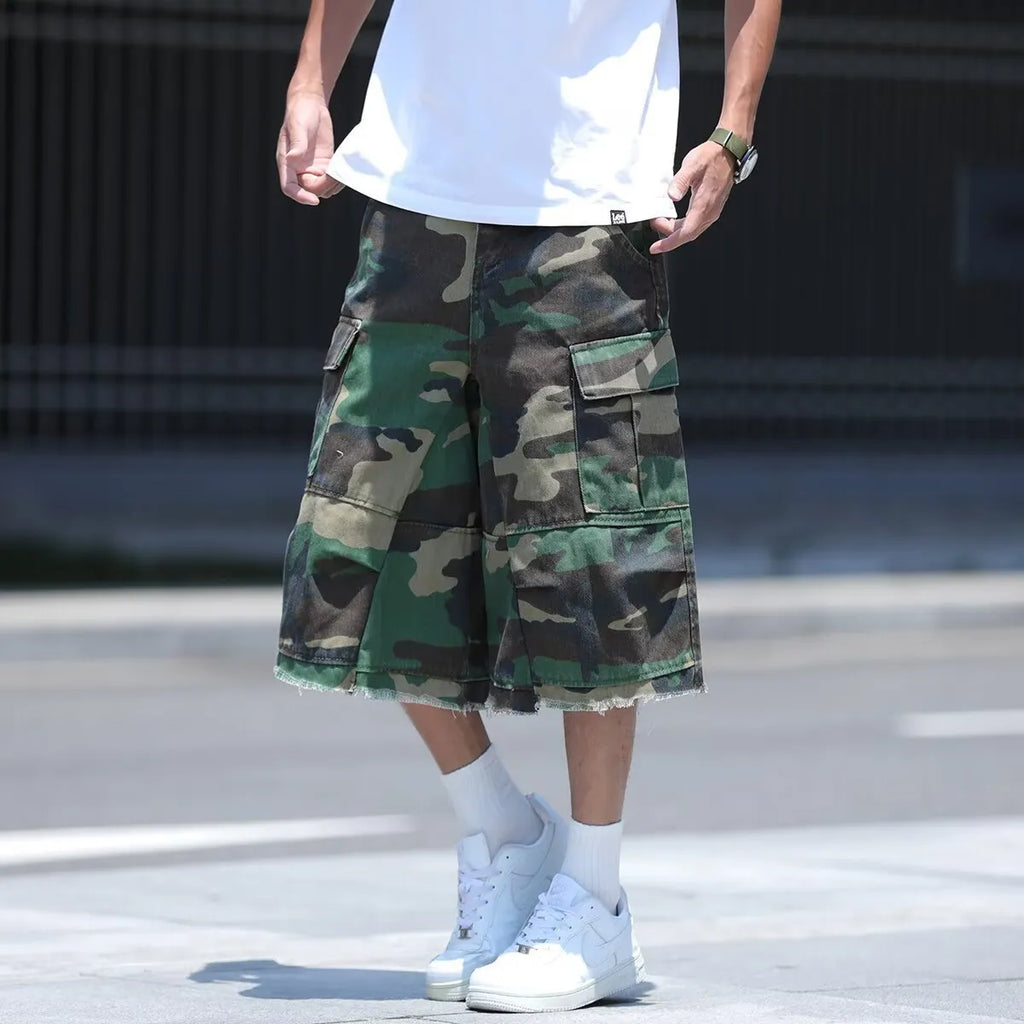 Men's loose-fit camouflage shorts in American retro workwear style with cotton blend fabric