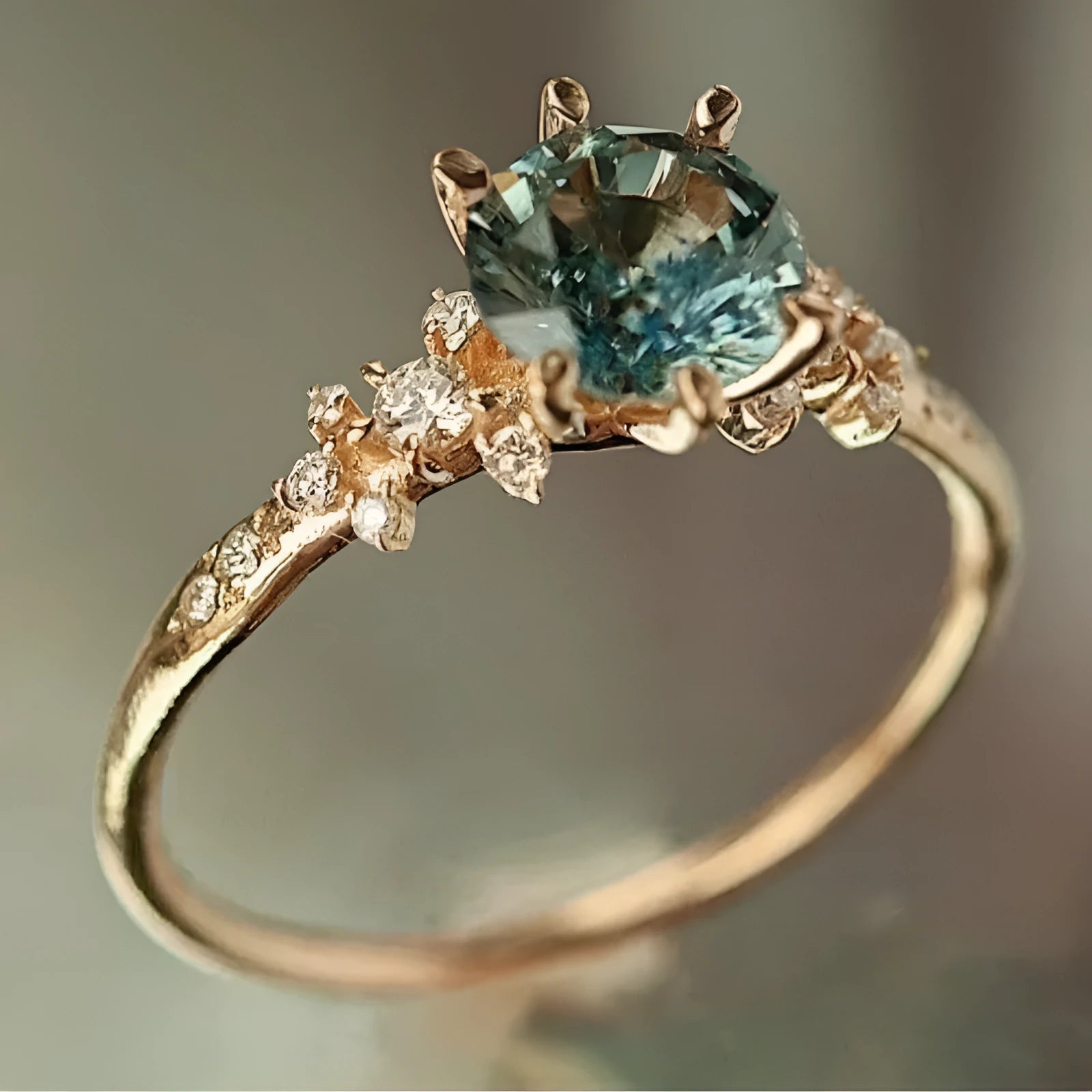 Geometric gold plated claw inlaid zircon ring with chamfered square pattern design