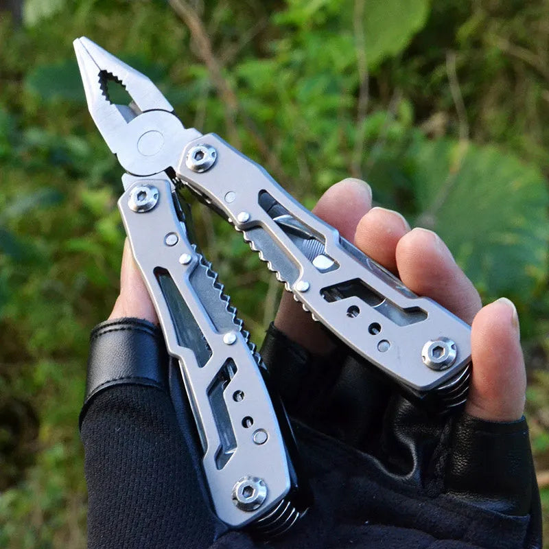 All steel 14-in-1 multi-function pliers in black or silver grey, 10cm folded, 15.6cm developed, 420 steel