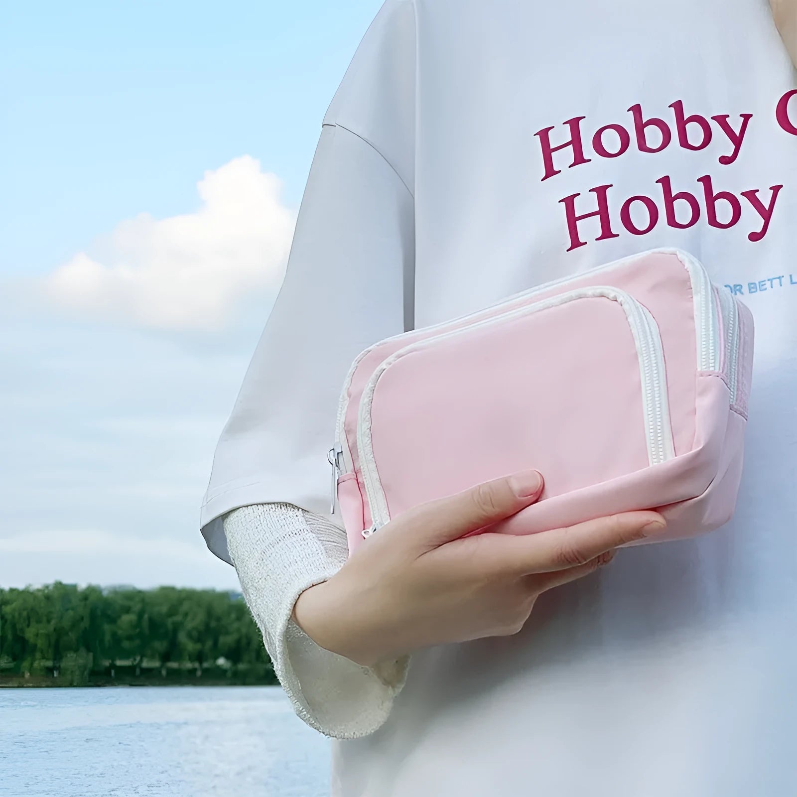 Double layer pencil case in solid colour with gift handle, dimensions 215mm x 135mm x 85mm