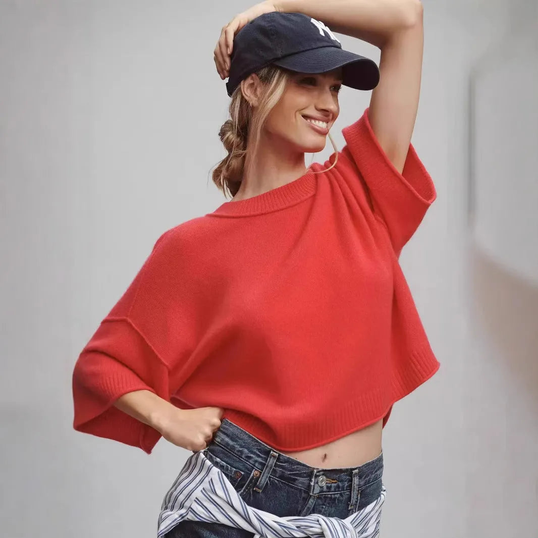 Red hot girl style short T-shirt with exposed navel design and regular sleeves