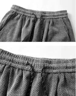 Lightweight fleece-lined straight-leg trousers with elastic waistband in polyester fabric