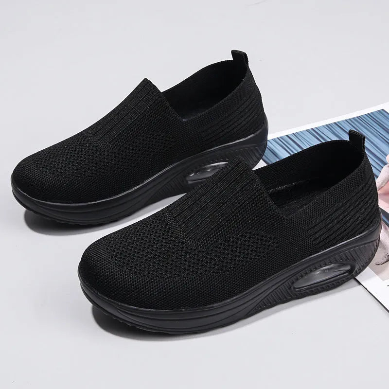 Women's mesh running shoes in multiple colours with mid heel and round toe design