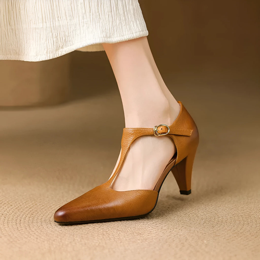 Brown retro women's sandals with a T-strap buckle and a closed round toe on a 6-8cm heel.