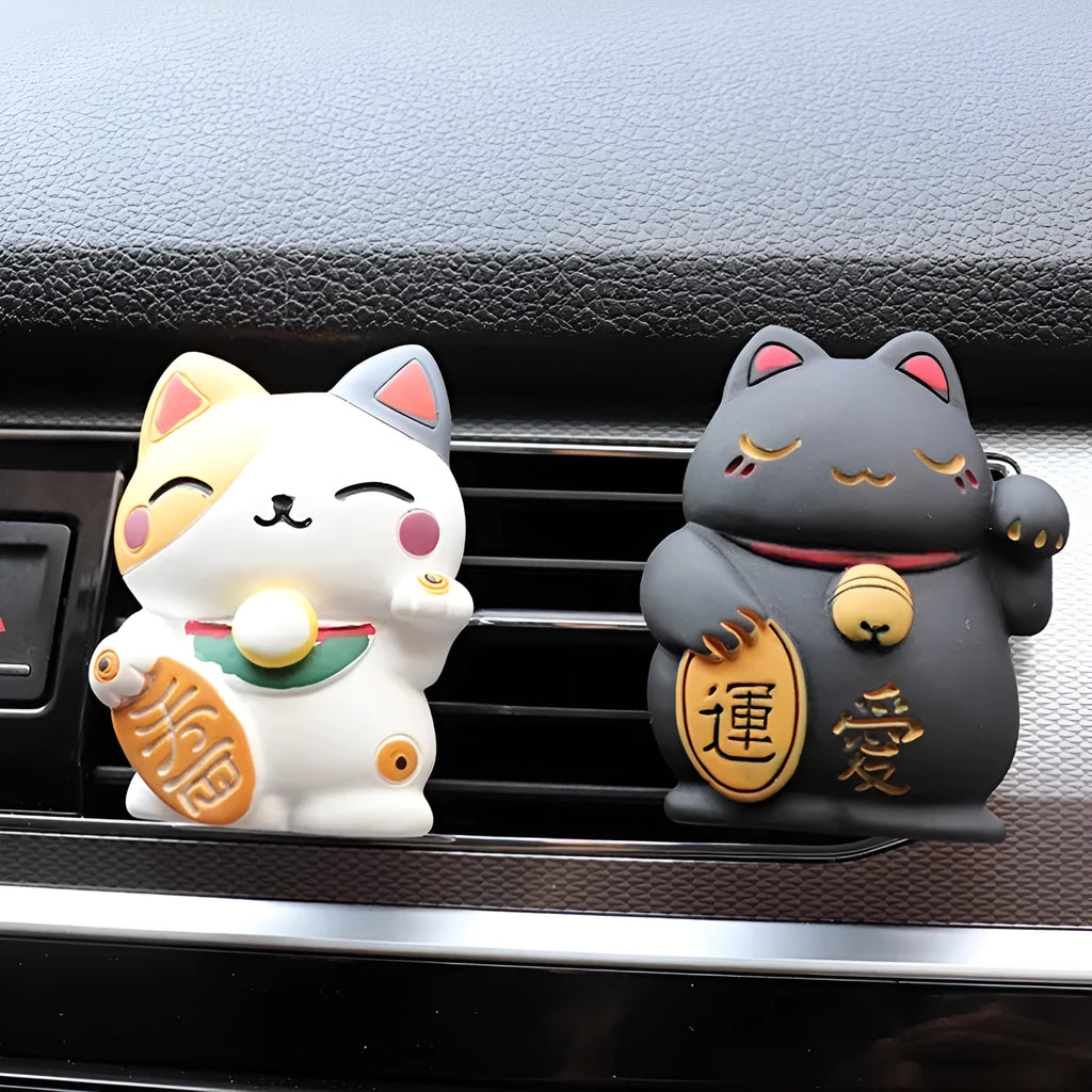 Black cat design resin car vent aromatherapy clip mounted on vehicle air conditioning louvre