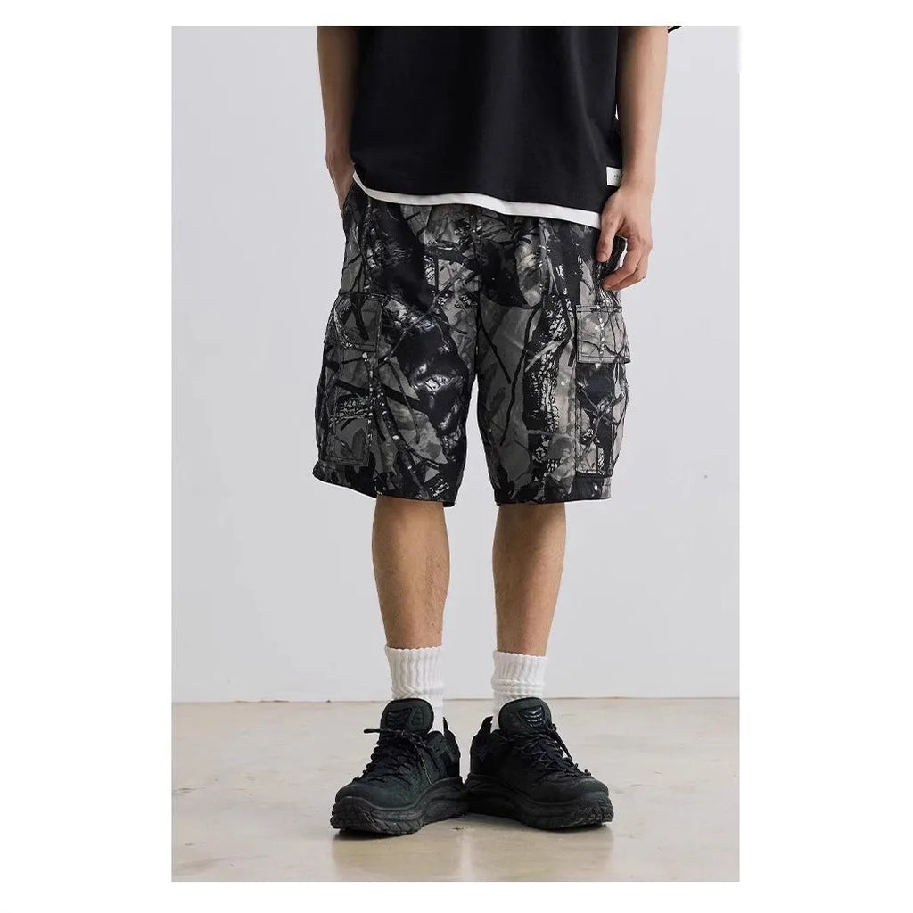 Loose straight-leg denim shorts with elastic waistband in black and army green colours