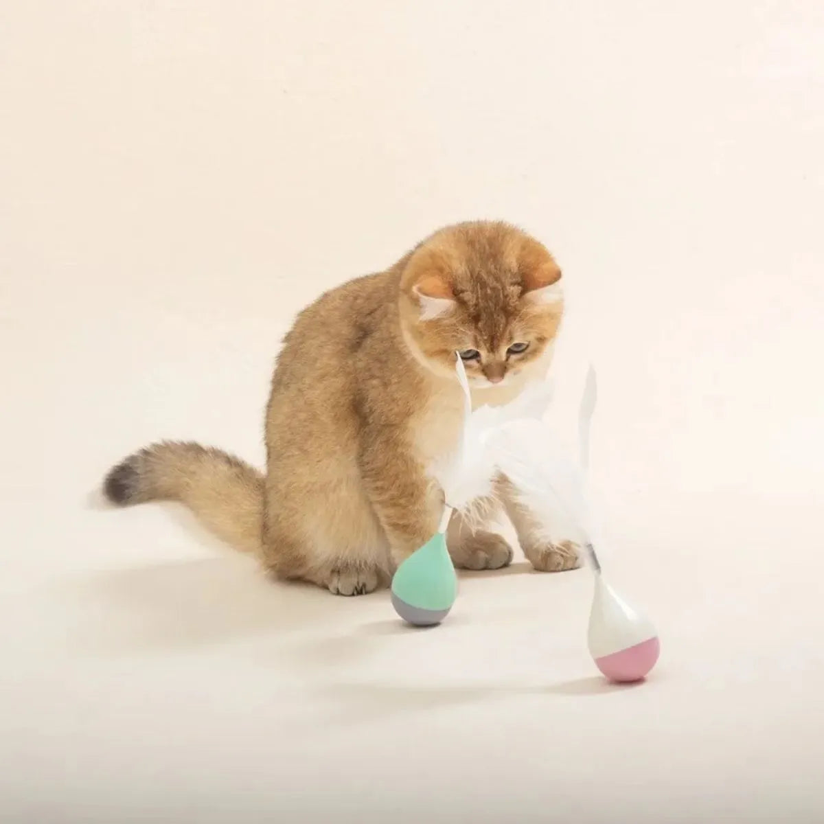 Green feather tumbler cat toy with aluminium alloy tease stick and goose feather teaser