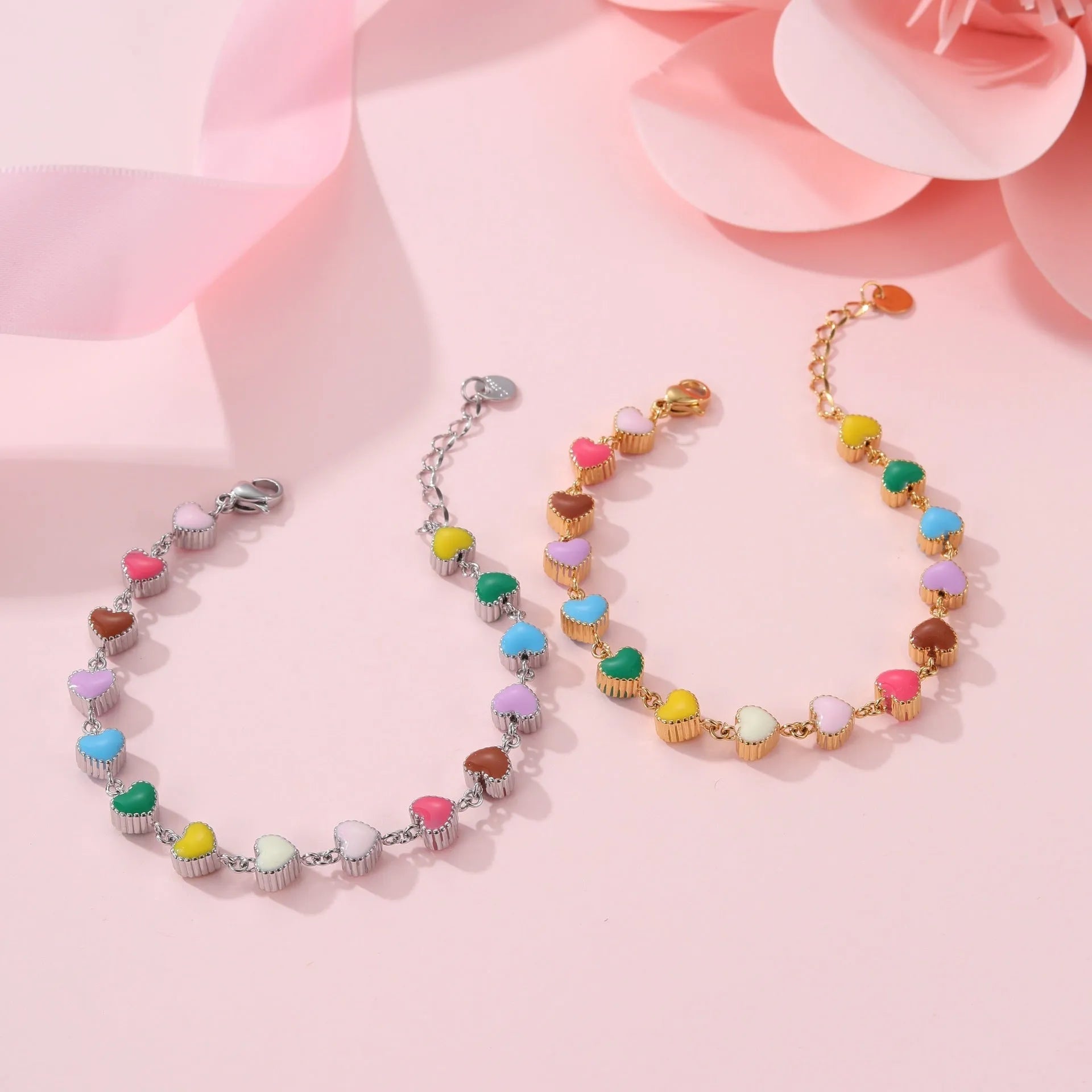 Gold plated heart-shaped stainless steel bracelet with electroplated finish