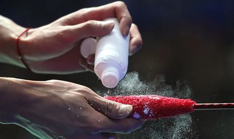 White container of magnesium carbonate sports anti-slip powder for badminton tennis weightlifting grip