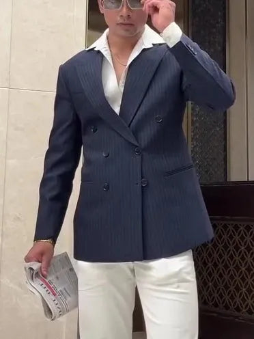 Men's striped double breasted blazer with regular fit and polyester construction