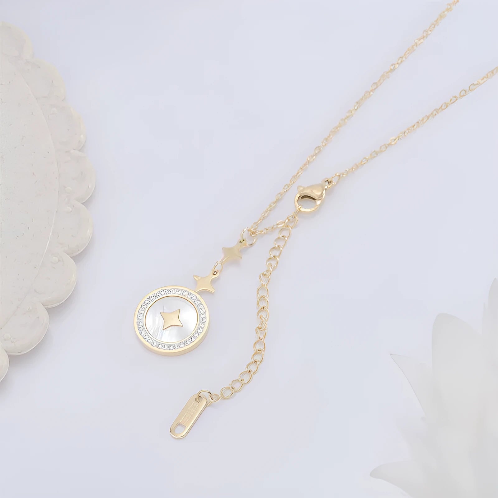 Six-pointed star titanium steel necklace for women in geometric hexagonal design with adjustable chain