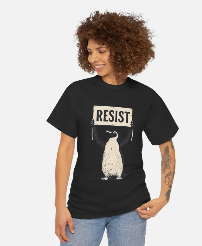 Loose fit cotton short sleeve T-shirt in black green or white with round neck for men and women