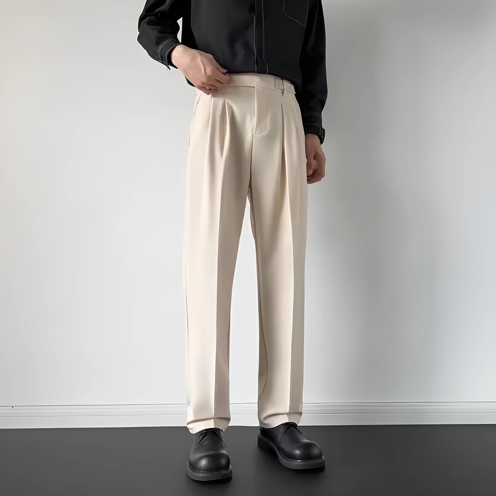 Men's straight-leg loose fit suit trousers in polyester fabric, available in apricot and black colours